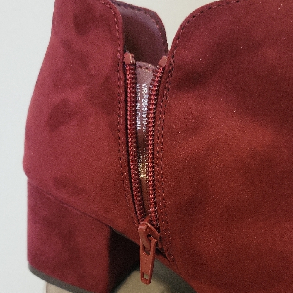 Kim Rogers Women's Burgundy Ankle Booties NWT Size- 9 - Picture 5 of 10